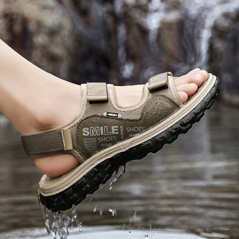 Men Shoes Velcro - รองเท้าแตะฤดูร้อนใหม่สำหรับผู้ชายปี 2026 รองเท้าชายหาดแบบปรับได้ด้วยเวลโคร รองเท้ากีฬาขับรถกันลื่น ทนทานต่อการสึกหรอ