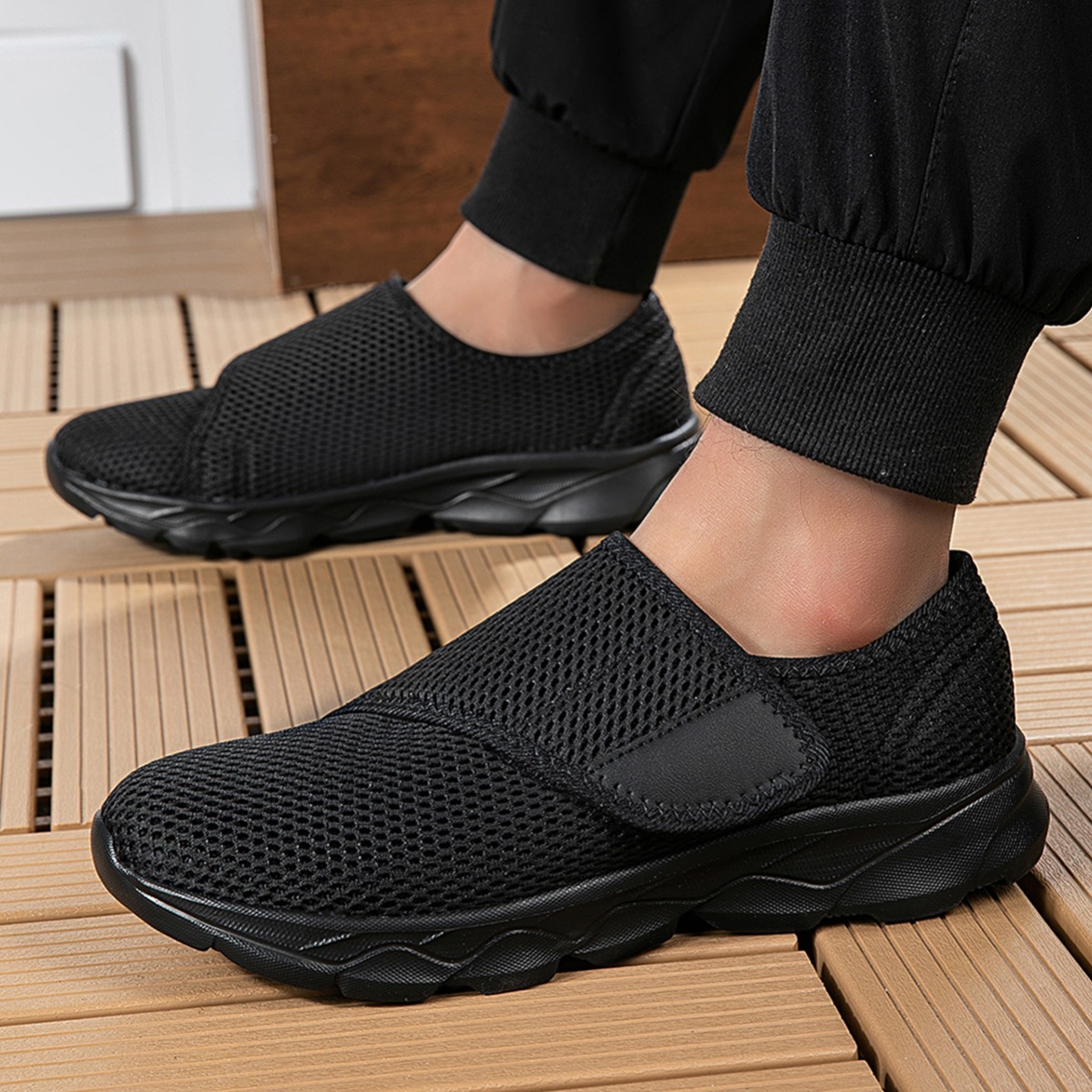 รองเท้าผ้าใบผู้ชายแบบใหม่ ระบา - Men Shoes Velcro บทวิจารณ์และราคา