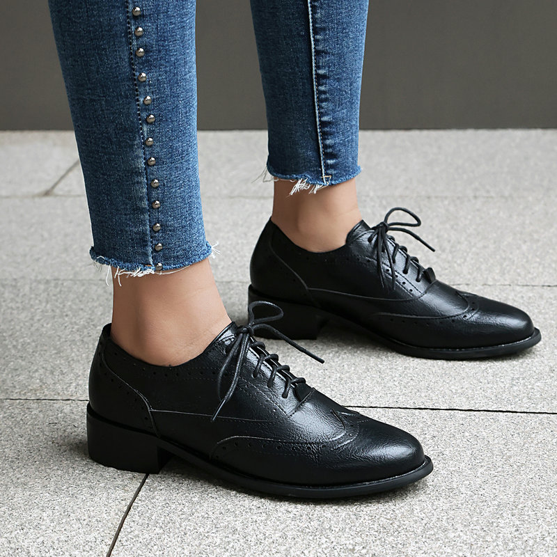 รองเท้าอ็อกซ์ฟอร์ดแบบ Brogue ส - Oxford Brogue Leather บทวิจารณ์และราคา