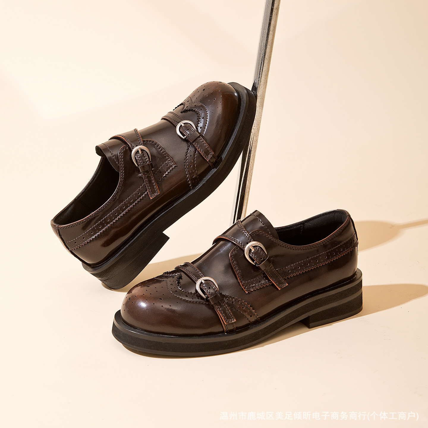 รองเท้าสไตล์เรโทรแบบ Brogue สา - Oxford Brogue Leather บทวิจารณ์และราคา