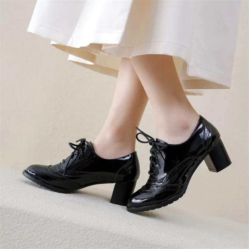 รองเท้าอ๊อกซฟอร์ดสตรีสไตล์อังก - Oxford Brogue Leather บทวิจารณ์และราคา